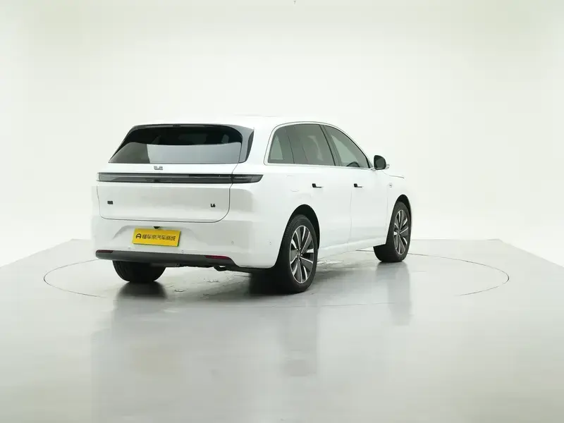 2025 Li Auto (Lixiang) L6 с пробегом 12 200 км