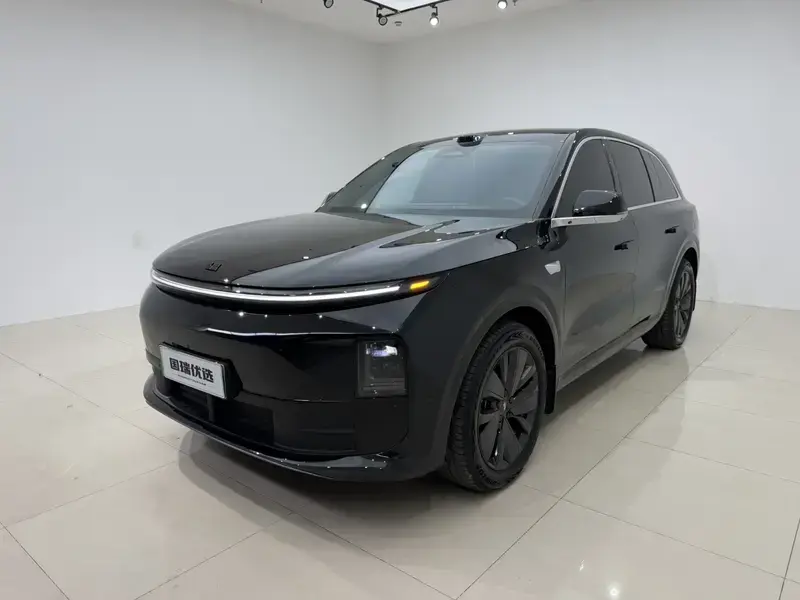 2025 Li Auto (Lixiang) L6 с пробегом 11 000 км