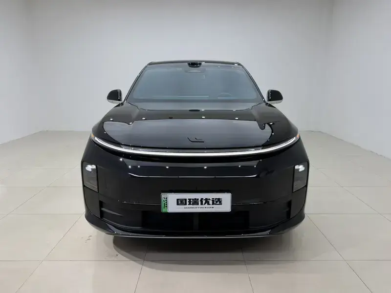 2025 Li Auto (Lixiang) L6 с пробегом 11 000 км