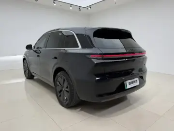 2025 Li Auto (Lixiang) L6 с пробегом 11 000 км