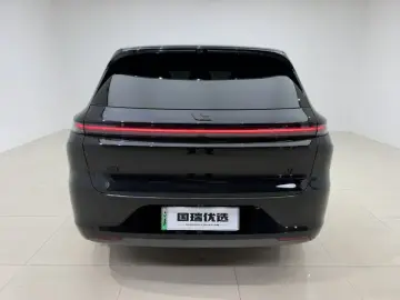 2025 Li Auto (Lixiang) L6 с пробегом 11 000 км