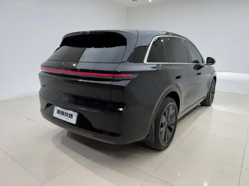 2025 Li Auto (Lixiang) L6 с пробегом 11 000 км