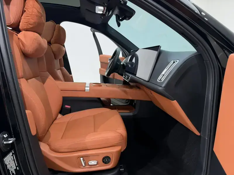 2025 Li Auto (Lixiang) L6 с пробегом 11 000 км