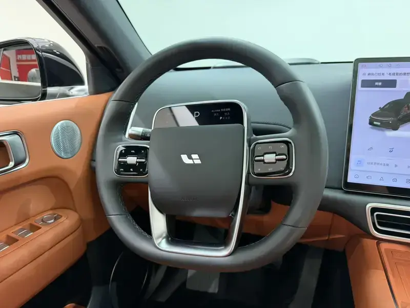 2025 Li Auto (Lixiang) L6 с пробегом 11 000 км