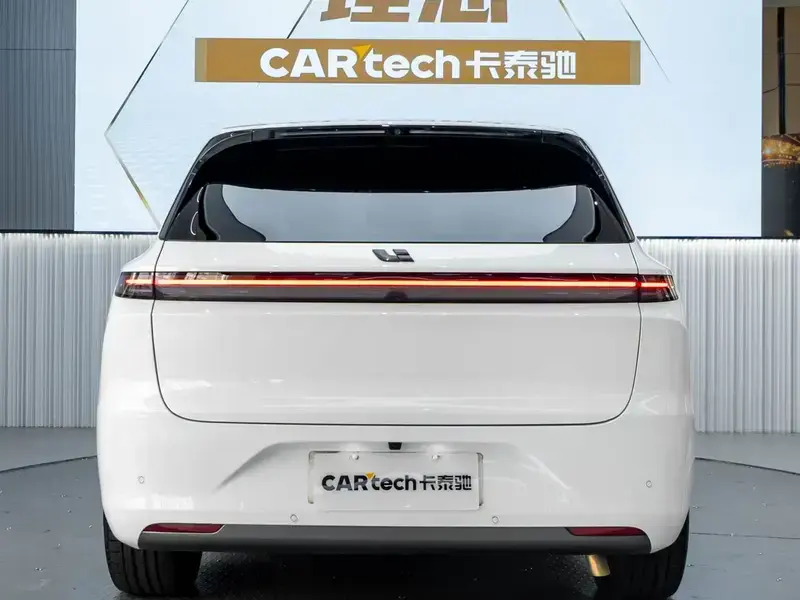 2024 Li Auto (Lixiang) L6 с пробегом 20 600 км