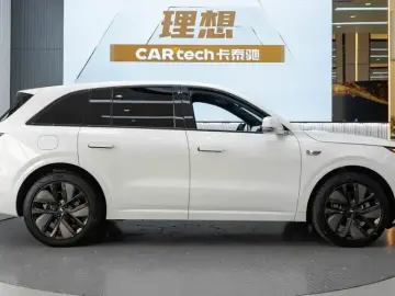 2024 Li Auto (Lixiang) L6 с пробегом 20 600 км