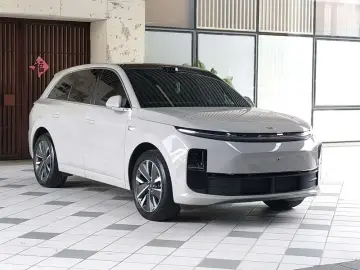 2025 Li Auto (Lixiang) L6 с пробегом 13 000 км