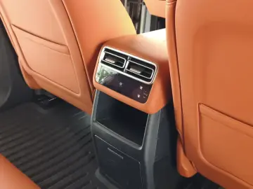 2025 Li Auto (Lixiang) L6 с пробегом 13 000 км