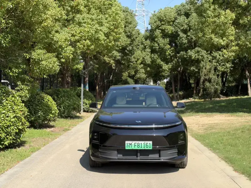 2025 Li Auto (Lixiang) L6 с пробегом 12 000 км