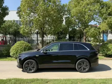2025 Li Auto (Lixiang) L6 с пробегом 12 000 км