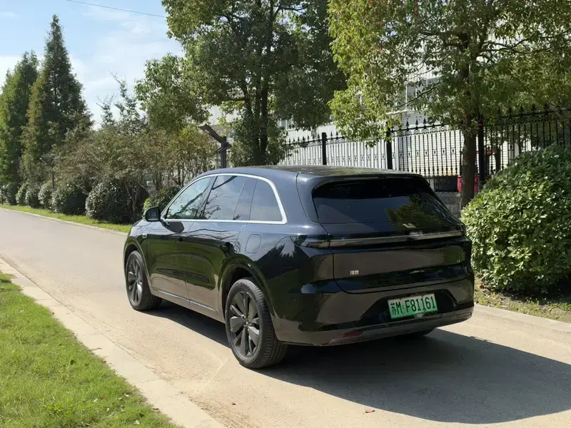 2025 Li Auto (Lixiang) L6 с пробегом 12 000 км
