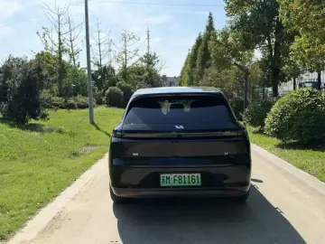 2025 Li Auto (Lixiang) L6 с пробегом 12 000 км