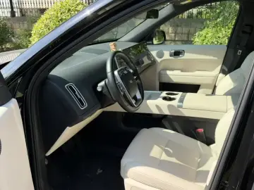 2025 Li Auto (Lixiang) L6 с пробегом 12 000 км