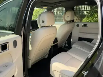 2025 Li Auto (Lixiang) L6 с пробегом 12 000 км