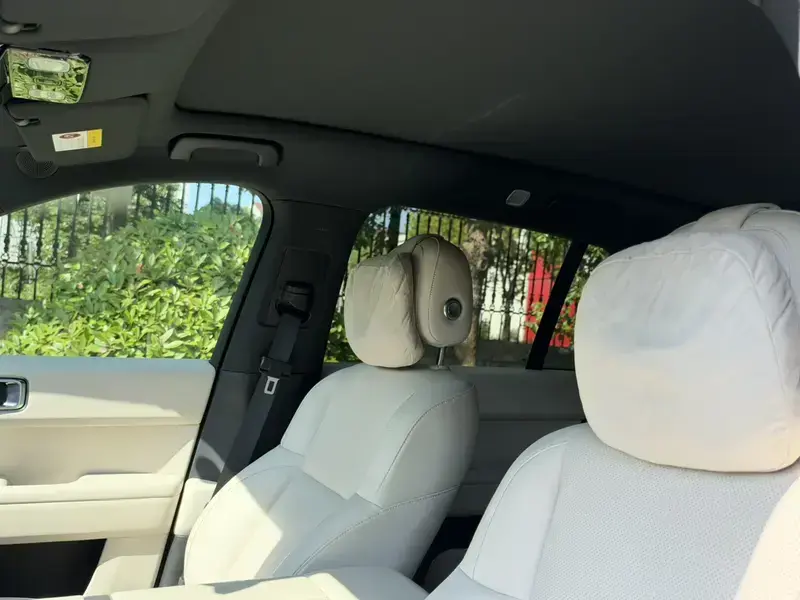 2025 Li Auto (Lixiang) L6 с пробегом 12 000 км