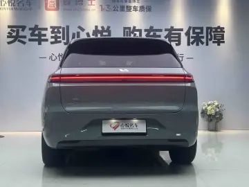 2025 Li Auto (Lixiang) L6 с пробегом 21 800 км