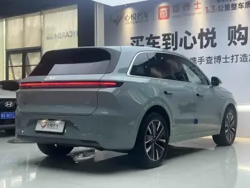 2025 Li Auto (Lixiang) L6 с пробегом 21 800 км