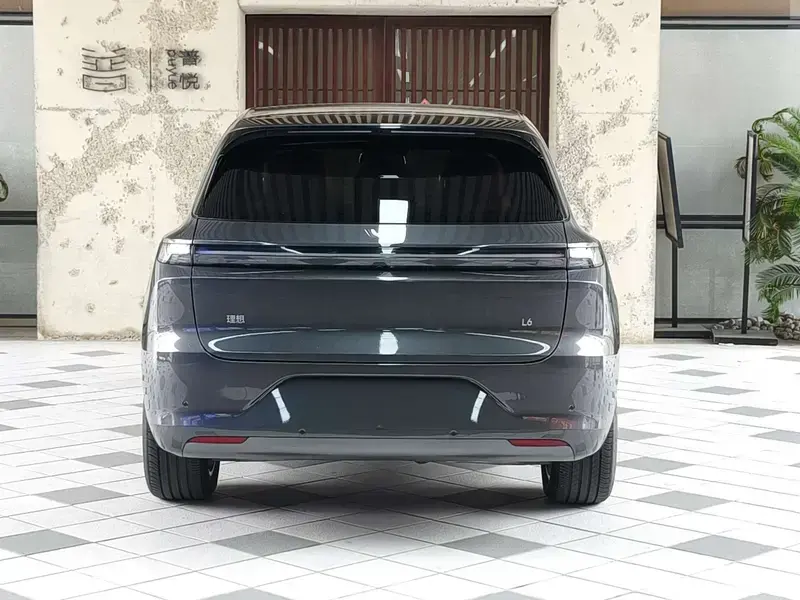 2024 Li Auto (Lixiang) L6 с пробегом 16 000 км