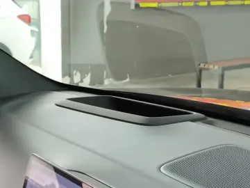 2024 Li Auto (Lixiang) L6 с пробегом 16 000 км
