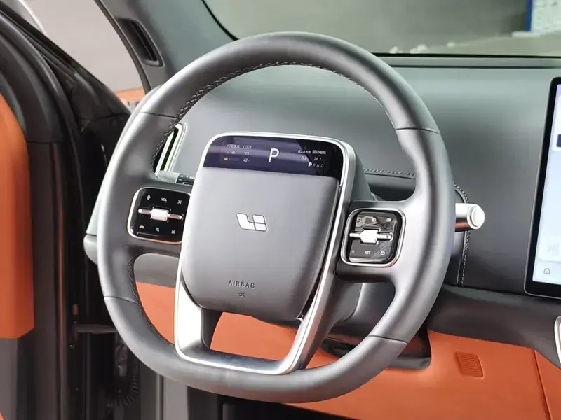 2024 Li Auto (Lixiang) L6 с пробегом 16 000 км