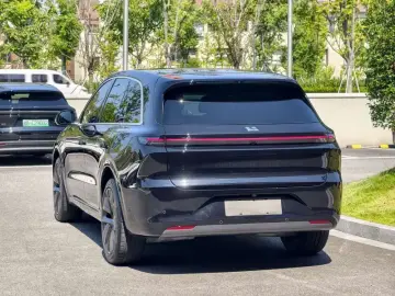 2024 Li Auto (Lixiang) L6 с пробегом 38 000 км
