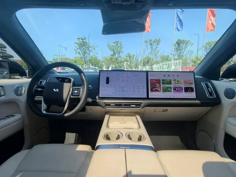 2024 Li Auto (Lixiang) L6 с пробегом 38 000 км