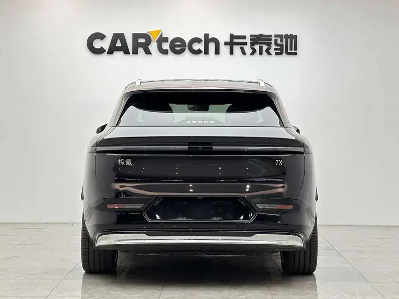 2025 Zeekr 7X с пробегом 26 000 км