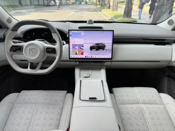 2025 Zeekr 7X с пробегом 19 000 км
