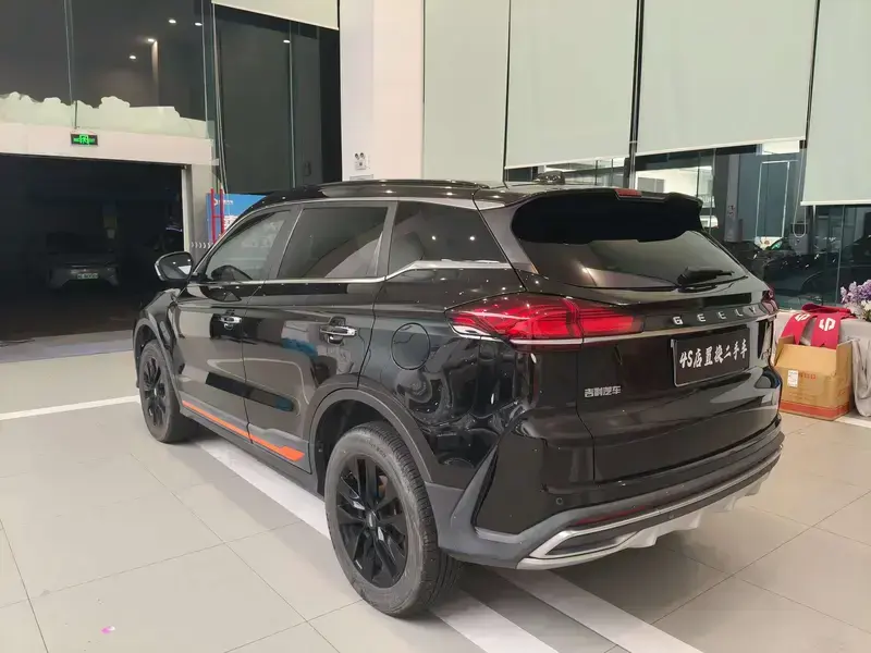 2022 Geely Atlas Pro с пробегом 74 000 км