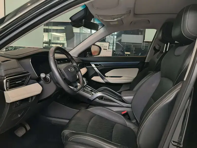 2022 Geely Atlas Pro с пробегом 74 000 км