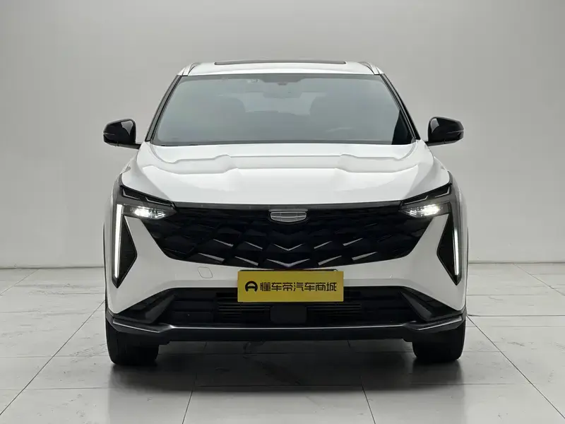 2023 Geely Atlas Pro с пробегом 25 800 км