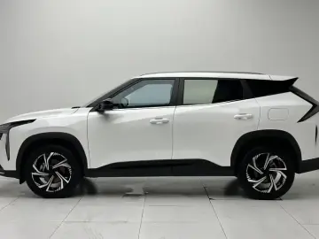 2023 Geely Atlas Pro с пробегом 25 800 км