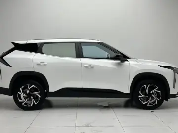 2023 Geely Atlas Pro с пробегом 25 800 км
