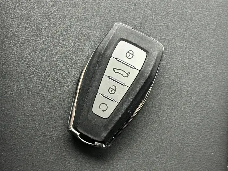 2023 Geely Atlas Pro с пробегом 25 800 км