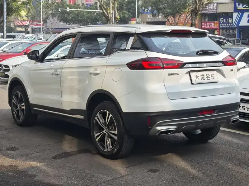 2022 Geely Atlas Pro с пробегом 73 000 км