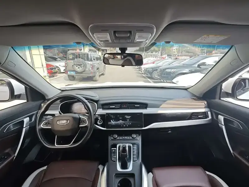 2022 Geely Atlas Pro с пробегом 73 000 км