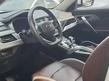 2022 Geely Atlas Pro с пробегом 73 000 км