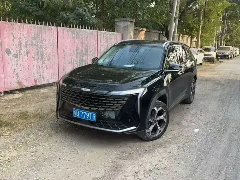 2023 Geely Boyue L с пробегом 30 000 км