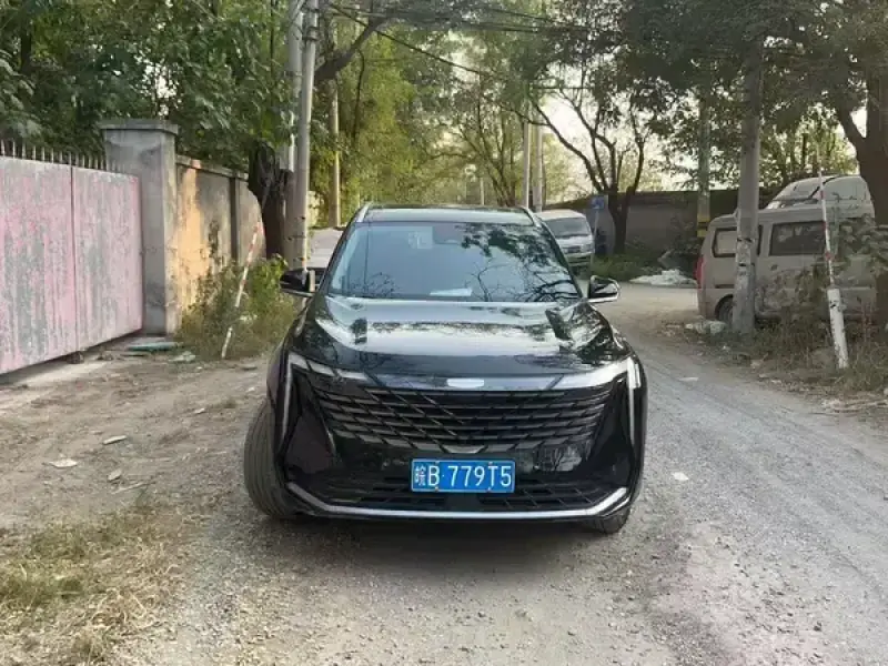 2023 Geely Boyue L с пробегом 30 000 км