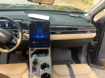 2023 Geely Boyue L с пробегом 30 000 км