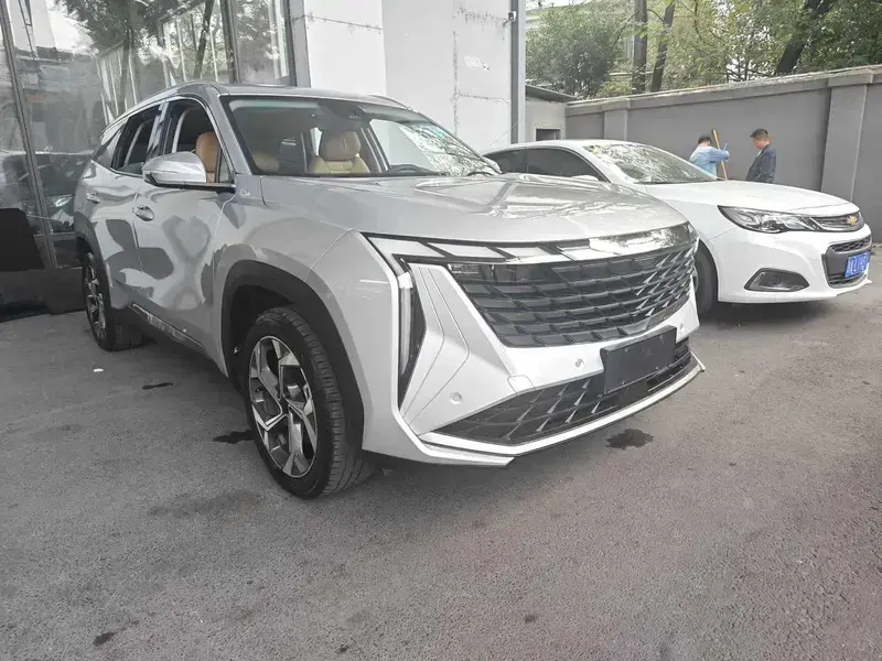 2023 Geely Boyue L с пробегом 40 000 км