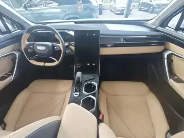 2023 Geely Boyue L с пробегом 40 000 км
