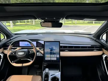 2023 Geely Boyue L с пробегом 26 000 км