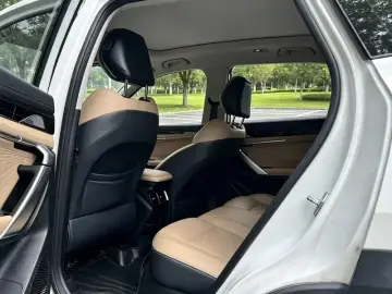 2023 Geely Boyue L с пробегом 26 000 км