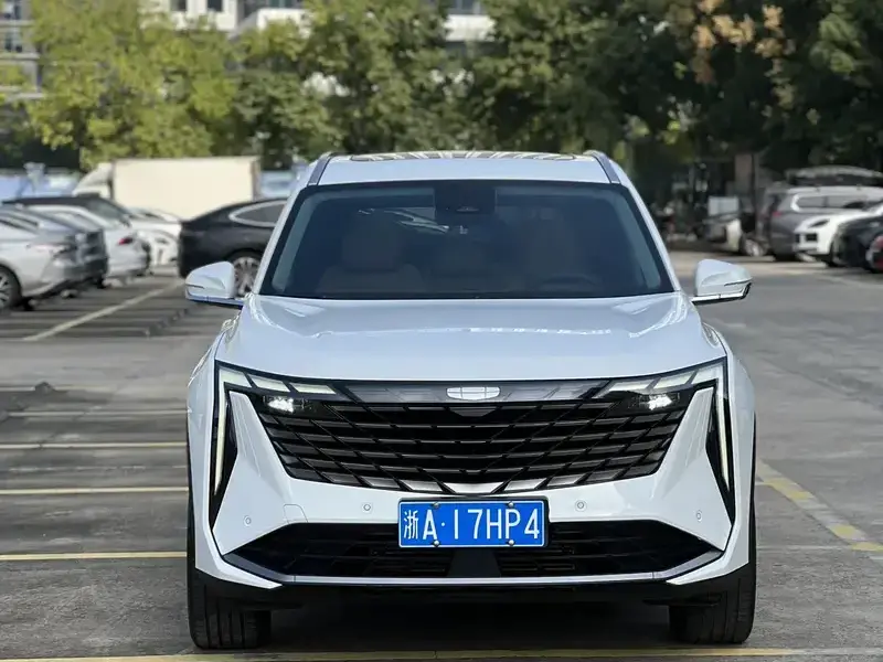 2023 Geely Boyue L с пробегом 29 000 км