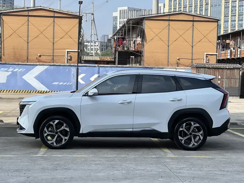 2023 Geely Boyue L с пробегом 29 000 км