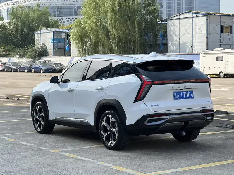 2023 Geely Boyue L с пробегом 29 000 км