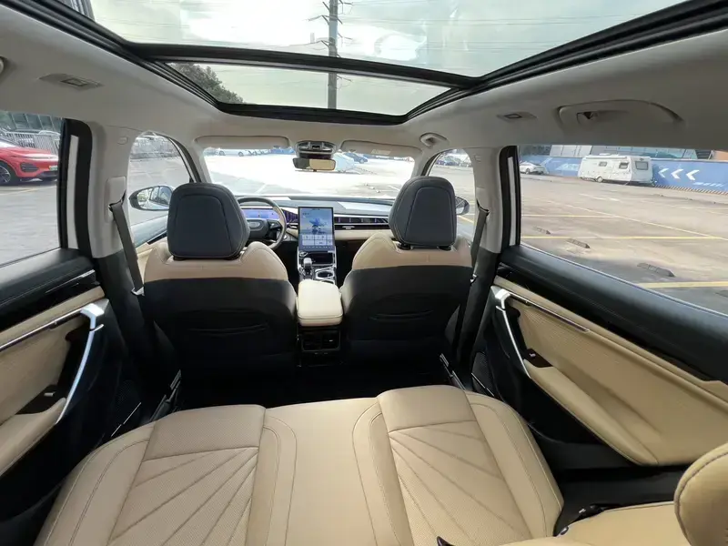 2023 Geely Boyue L с пробегом 29 000 км