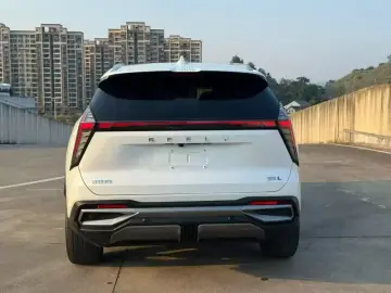 2024 Geely Boyue L с пробегом 35 000 км