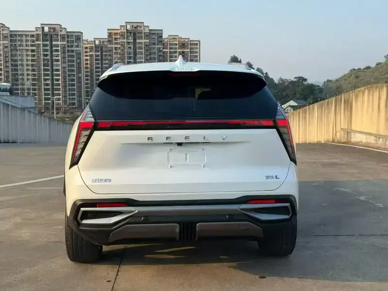 2024 Geely Boyue L с пробегом 35 000 км